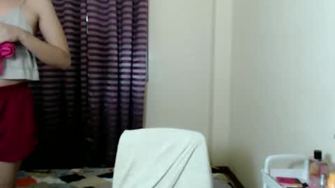 kimchie_21 online show from 10/21/25, 02:56