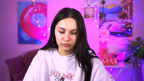 Snapshot of kimclarks chatting on 09/15/25, 12:16 kimclarks online show from 09/15/25, 12:16