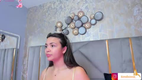 Snapshot of kimdevinne chatting on 02/22/25, 03:01 KIM online show from 02/22/25, 03:01