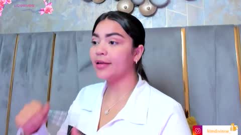 Snapshot of kimdevinne chatting on 10/11/25, 03:28 KIM online show from 10/11/25, 03:28