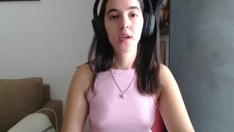 Snapshot of kimi_3_3 chatting on 02/14/26, 12:35 kimi_3_3 online show from 02/14/26, 12:35