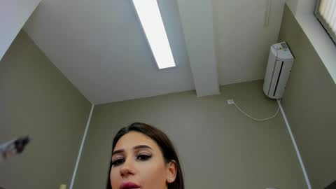 kimi_ivy online show from 12/23/24, 11:36