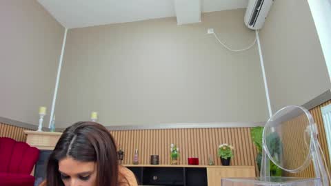 kimi_ivy online show from 01/07/25, 10:43