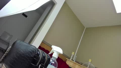 kimi_ivy online show from 01/17/25, 04:39