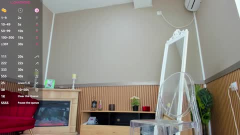 kimi_ivy online show from 03/08/25, 11:48