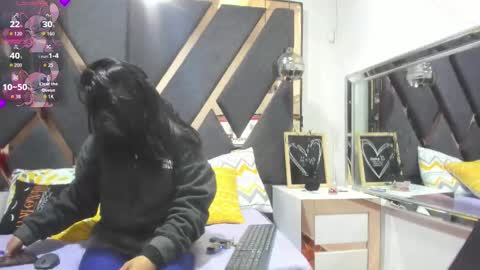 Snapshot of kimianal chatting on 11/17/25, 01:28 Kimy online show from 11/17/25, 01:28