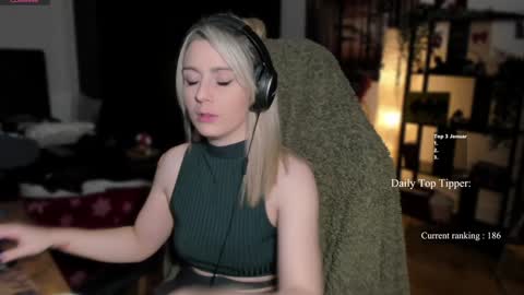 Wolfs Girl online show from 01/05/25, 11:12