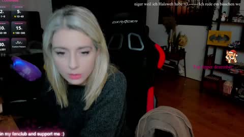 Wolfs Girl online show from 12/14/25, 06:34