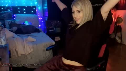 Wolfs Girl online show from 04/29/26, 06:47