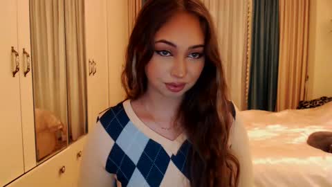 Kim Lee  online show from 12/05/24, 04:55