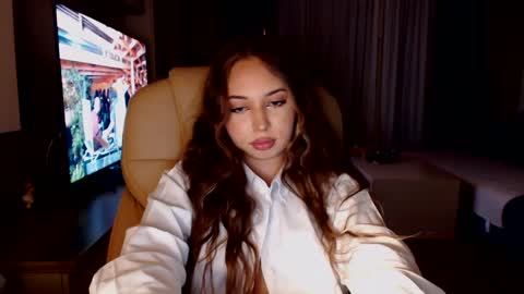 Kim Lee  online show from 01/10/25, 05:13