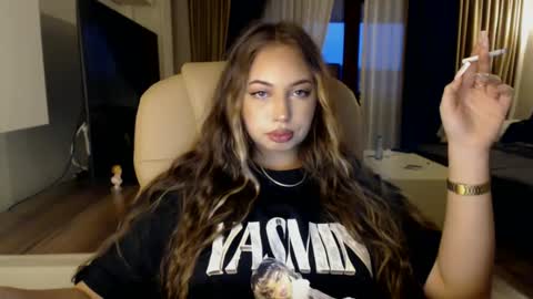 Kim Lee  online show from 03/01/25, 04:00