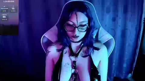 Snapshot of kimlennox_ chatting on 09/13/25, 01:22   online show from 09/13/25, 01:22