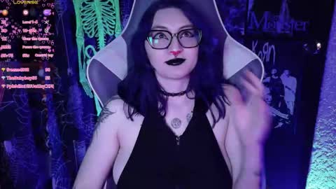 Snapshot of kimlennox__ chatting on 03/10/26, 03:39 Kim Lennox online show from 03/10/26, 03:39