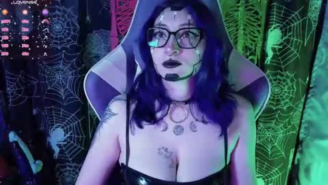 Snapshot of kimlennox__ chatting on 03/13/26, 03:29 Kim Lennox online show from 03/13/26, 03:29