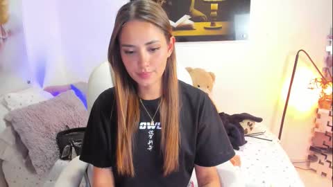 kimmberly_saenz_ online show from 09/19/25, 09:04