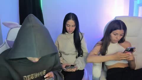 kimmi online show from 12/11/24, 02:30