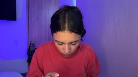 kimmi online show from 06/18/26, 08:57