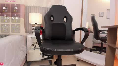 Snapshot of kimmie_kaboom_ chatting on 11/20/25, 07:35 Karla online show from 11/20/25, 07:35