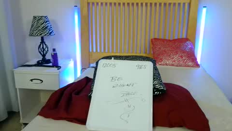 Snapshot of kimmitay chatting on 10/22/25, 07:35 Kimmi Taylor online show from 10/22/25, 07:35