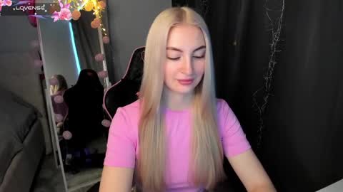 Snapshot of kimmy1_powell chatting on 04/17/26, 02:47 kimmy1_powell online show from 04/17/26, 02:47