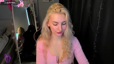 Snapshot of kimmy1_powell chatting on 05/03/26, 02:50 kimmy1_powell online show from 05/03/26, 02:50