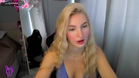 Snapshot of kimmy1_powell chatting on 06/27/26, 04:50 kimmy1_powell online show from 06/27/26, 04:50
