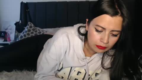 Snapshot of kimmy_one_ chatting on 03/04/25, 08:27 kelly online show from 03/04/25, 08:27