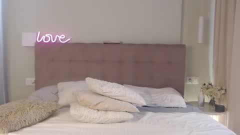 KimShineee online show from 04/28/26, 03:11