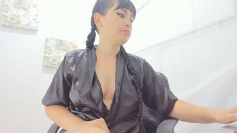 Snapshot of kimthompsonn chatting on 01/25/25, 03:52 Kim Thompson online show from 01/25/25, 03:52