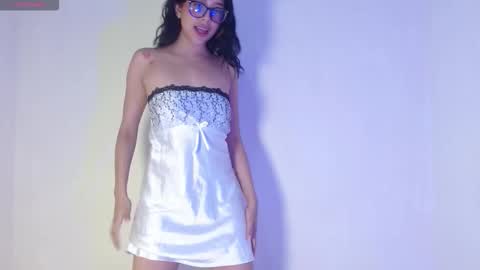 Snapshot of kimwi1 chatting on 11/07/25, 02:06 kimm online show from 11/07/25, 02:06