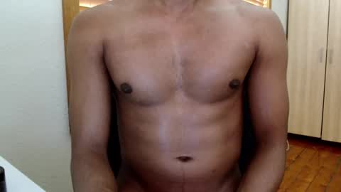 Snapshot of kinda_horny_right_now chatting on 10/28/25, 03:54 Isaac online show from 10/28/25, 03:54