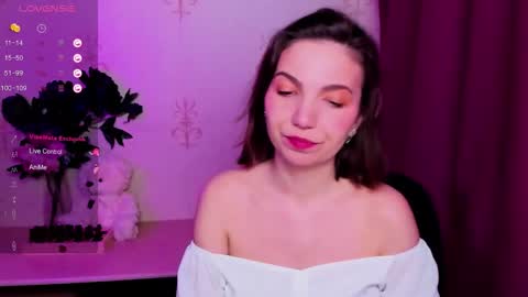 Hazel online show from 03/13/26, 06:58