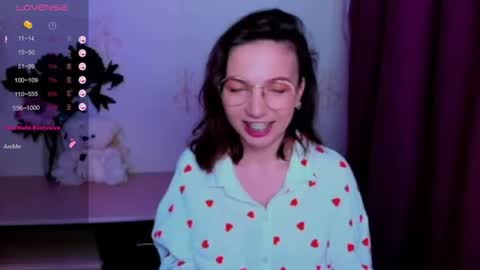 Hazel online show from 06/19/26, 05:34