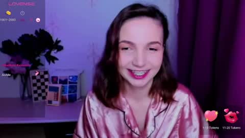 Hazel online show from 06/24/26, 06:56