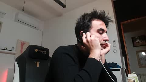 Snapshot of king7045 chatting on 12/23/24, 08:00 king7045 online show from 12/23/24, 08:00