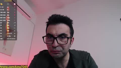 Snapshot of king7045 chatting on 03/08/25, 10:24 king7045 online show from 03/08/25, 10:24