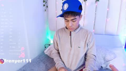 Snapshot of king_azahell chatting on 01/12/25, 08:36 king help me reach 100 likes online show from 01/12/25, 08:36