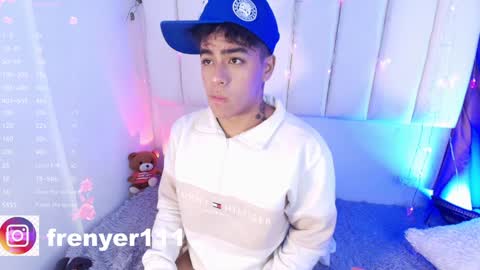 Snapshot of king_azahell chatting on 01/22/25, 05:59 king help me reach 100 likes online show from 01/22/25, 05:59