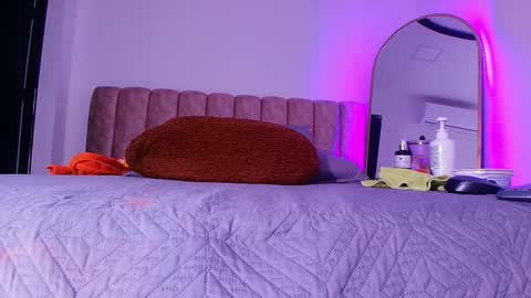 Snapshot of king_bella_ chatting on 03/25/26, 03:01 Bella online show from 03/25/26, 03:01