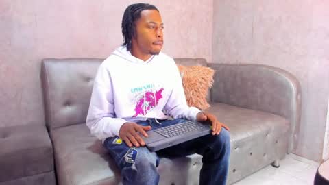 Snapshot of king_blazze chatting on 06/23/26, 02:26 B L A Z Z E online show from 06/23/26, 02:26