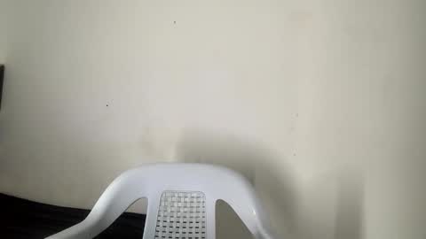 Snapshot of king_chocolate_ chatting on 12/17/25, 05:46 Juan David online show from 12/17/25, 05:46