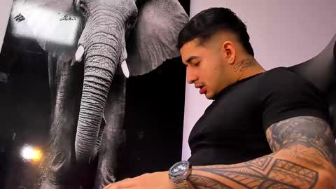 Angel Falconer online show from 10/28/25, 03:10