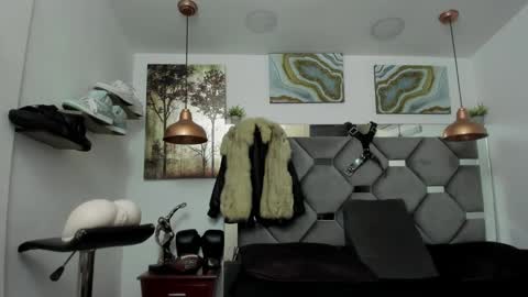 Snapshot of king_fitt_ chatting on 12/31/24, 01:19 HOT MEN BLACK online show from 12/31/24, 01:19