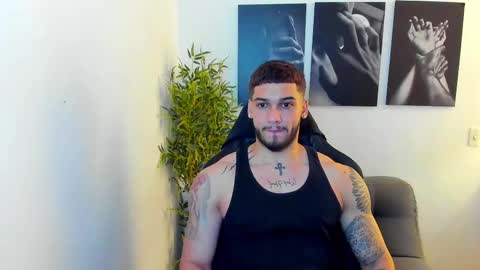 Snapshot of king_of_kings__ chatting on 02/15/25, 02:47 king_of_kings__ online show from 02/15/25, 02:47