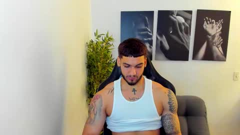 Snapshot of king_of_kings__ chatting on 02/21/25, 03:23 king_of_kings__ online show from 02/21/25, 03:23