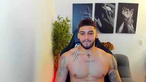 Snapshot of king_of_kings__ chatting on 02/23/25, 01:35 king_of_kings__ online show from 02/23/25, 01:35
