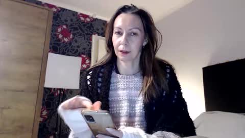 Snapshot of kingandprincess chatting on 12/16/25, 07:52 sexysexyhotwetpinkredpussy online show from 12/16/25, 07:52