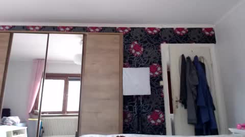 Snapshot of kingandprincess chatting on 03/26/26, 03:17 sexysexyhotwetpinkredpussy online show from 03/26/26, 03:17