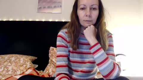 Snapshot of kingandprincess chatting on 05/18/26, 08:36 sexysexyhotwetpinkredpussy online show from 05/18/26, 08:36
